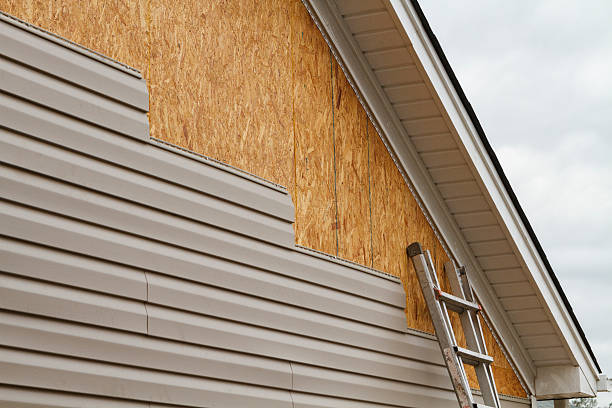Professional Fiber Cement Siding technician working in Hampstead, MD